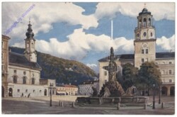Salzburg, Residenzplatz mit Hofbrunnen und Glockenspiel