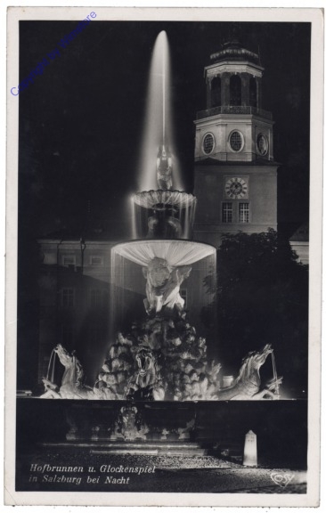 ak120685 Salzburg, Hofbrunnen und Glockenspiel bei Nacht