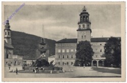 Salzburg, Residenzplatz mit Glockenspiel