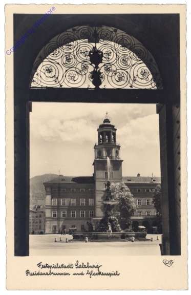 ak120706 Salzburg, Residenzbrunnen und Glockenspiel