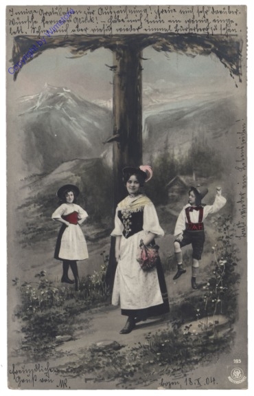 T - Drei Damen in Tracht
