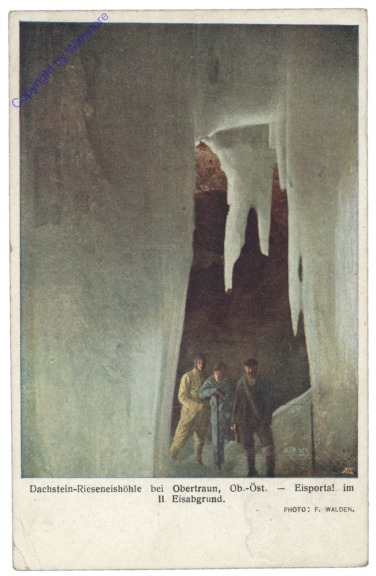 Dachstein-Rieseneishöhle, Eisportal im II. Eisabgrund