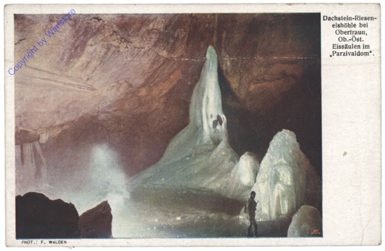 Dachstein-Rieseneishöhle, Eissäulen im Parzivaldom