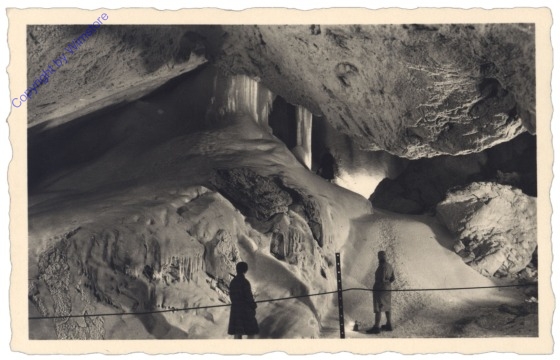 Dachstein-Rieseneishöhle, Götterburg Asenheim im Rauhreifschmuck