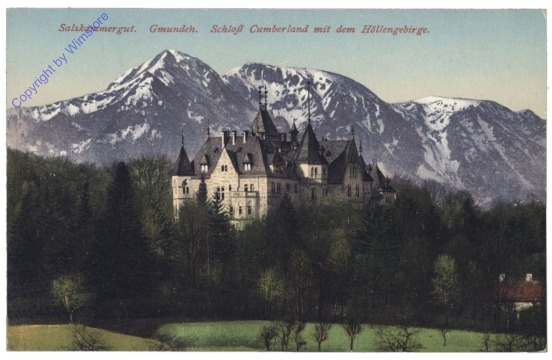 Gmunden, Schloss Cumberland mit dem Höllengebirge
