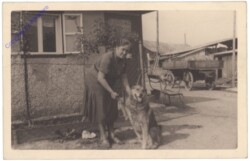 Frau mit Hund