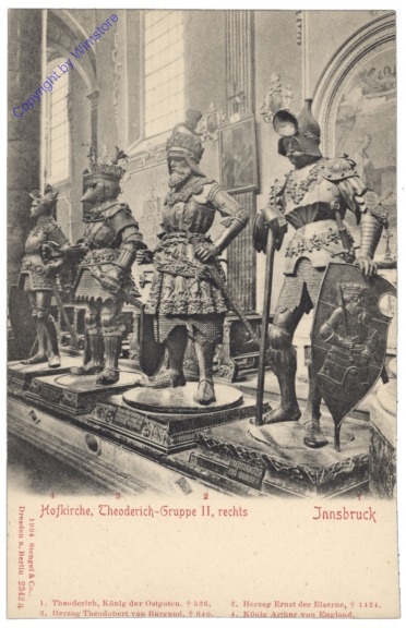 Innsbruck, Hofkirche, Theoderich-Gruppe II, rechts