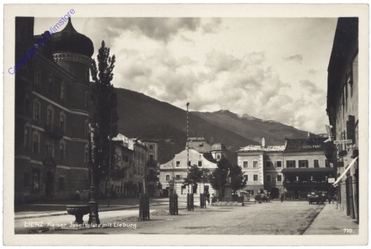 Lienz, Kaiser Josefsplatz mit Lieburg