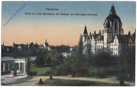 Hannover, Partie aus dem Maschpark mit Rathaus und Benningsen-Denkmal