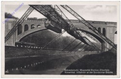 Wuppertal, Schwebebahn Wuppertal-Barmen-Elberfeld-Vonwinkel, 3 Bahnen an der Sonnborner Brücke