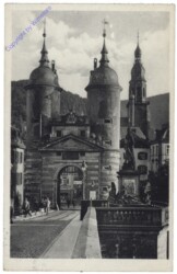 Heidelberg, Das Brückentor mit Karl Theodor-Denkmal