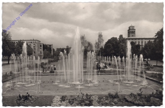ak126700 Karlsruhe, Wasserspiele am Festplatz