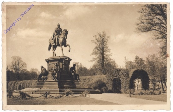 Schwerin, Denkmal Friedrich Franz II im Schloßgarten