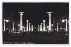 Berlin, Unter den Linden bei Nacht im Festschmuck