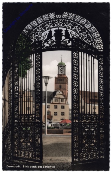 Darmstadt, Blick durch das Schlosstor
