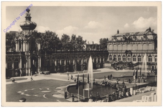 Dresden, Zwinger, Zwingerhof mit Kronentor und Staatl. Salon