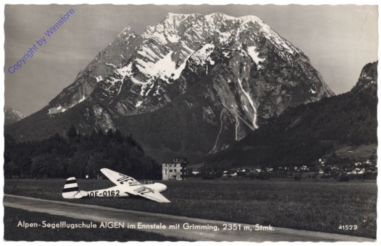 Aigen im Ennstal, Alpen-Segelflugschule mit Grimming