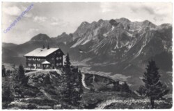 Haus im Ennstal, Krummholzhütte mit Dachstein