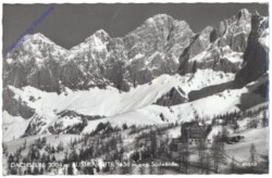 Ramsau, Austriahütte mit Dachstein gegen Südwände