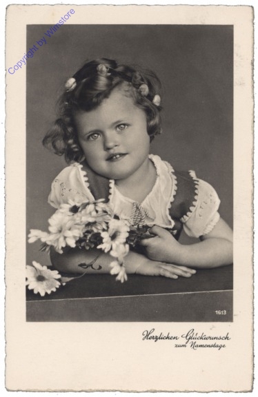 Mädchen mit Blumen, Namenstag