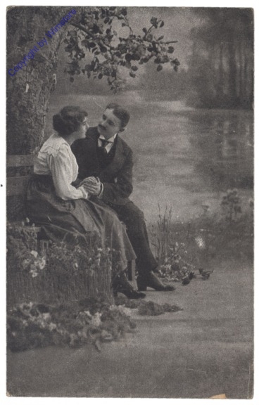 ak129972 Pärchen am Teich
