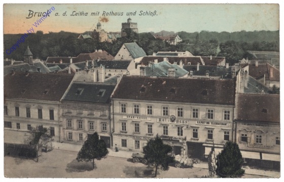Bruck an der Leitha, mit Rathaus und Schloss