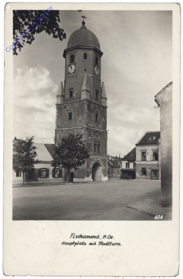 Fischamend, Hauptplatz mit Stadtturm