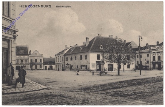 ak131096 Herzogenburg, Rathausplatz