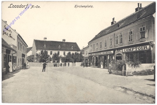 Loosdorf, Kirchenplatz