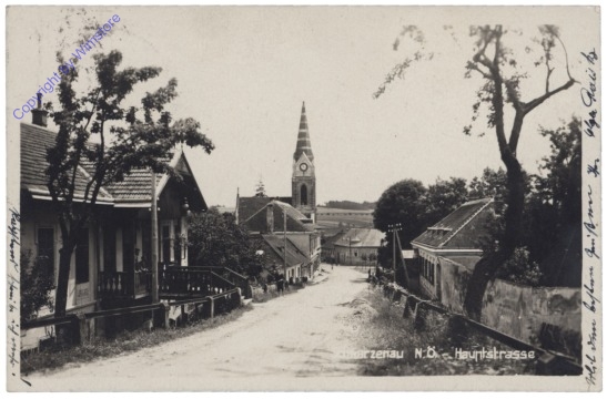 Schwarzau am Steinfeld, Hauptstrasse