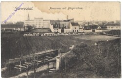 Schwechat, Panorama mit Bürgerschule
