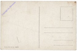 Mädchen vor der Eingangstür