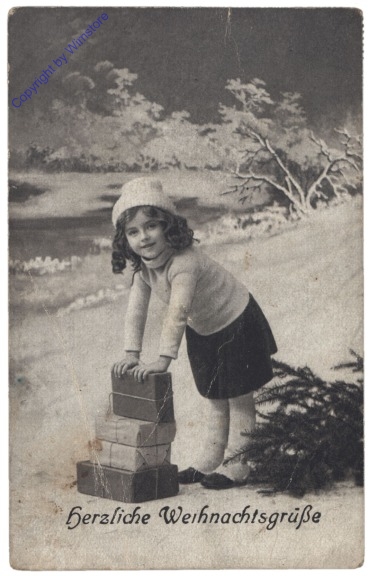 ak133911 Mädchen mit Paketen