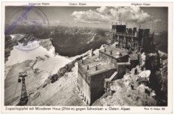 Garmisch-Partenkirchen, Zugspitzgipfel mit Münchner Haus gegen Schweizer- und Österr. Alpen