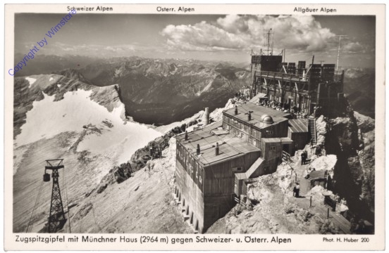 Garmisch-Partenkirchen, Zugspitzgipfel mit Münchner Haus gegen Schweizer- und Österr. Alpen