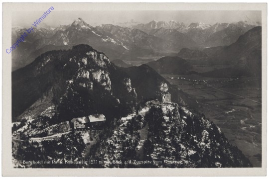Garmisch-Partenkirchen, Burghotel mmit Ruine Falkenstein mit Blick a.d. Zugspitze