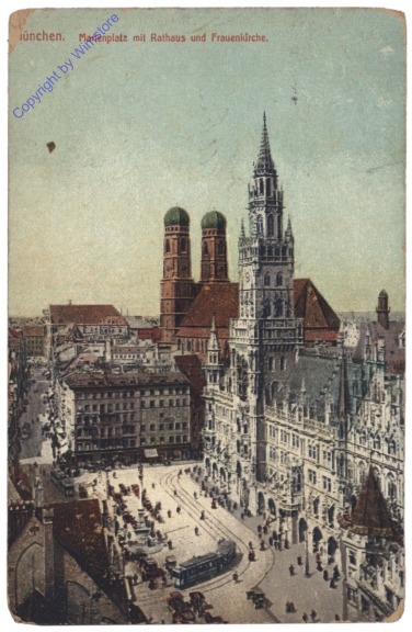 München, Marienplatz mit Rathaus und Frauenkirche