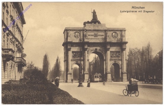 München, Ludwigstrasse mit Siegestor