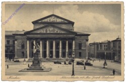 München, Nationaltheater mit Max-Joseph-Denkmal