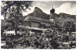 Oberammergau, Kath. Pfarrkirche mit Kofel