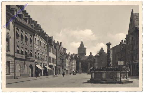 Straubing, Ludwigsplatz mit Wasserturm