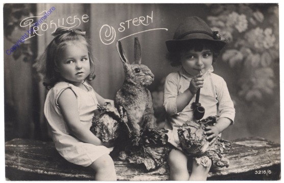 Kinder mit Hasen