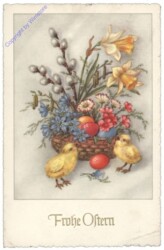 Kücken mit Ostergesteck