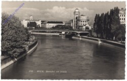 Wien 1, Donaukai mit Urania