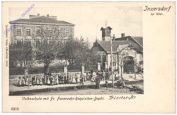 ak140424 Wien 23, Inzersdorf, Volksschule mit Fr. Freuerwehr-Requisiten-Depot