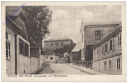 Wien 23, Mauer, Langegasse mit Mittelschule