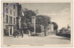 Laon, Entree de la Prefecture