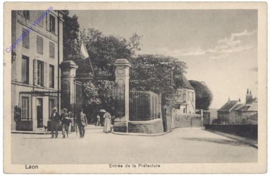 ak140644 Laon, Entree de la Prefecture