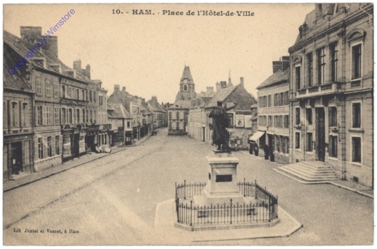 ak140683 Ham, Place de l'Hotel-de-Ville