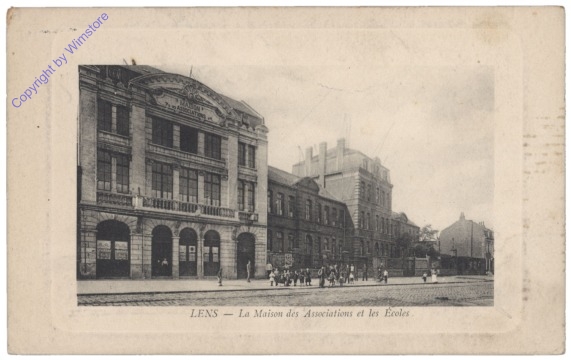 ak140712 Lens, La Maison des Aussociations et les Ecoles